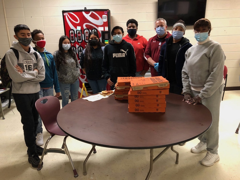 YMS essay winners get pizza