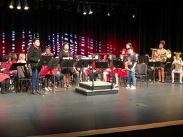 Bands program hits holiday notes